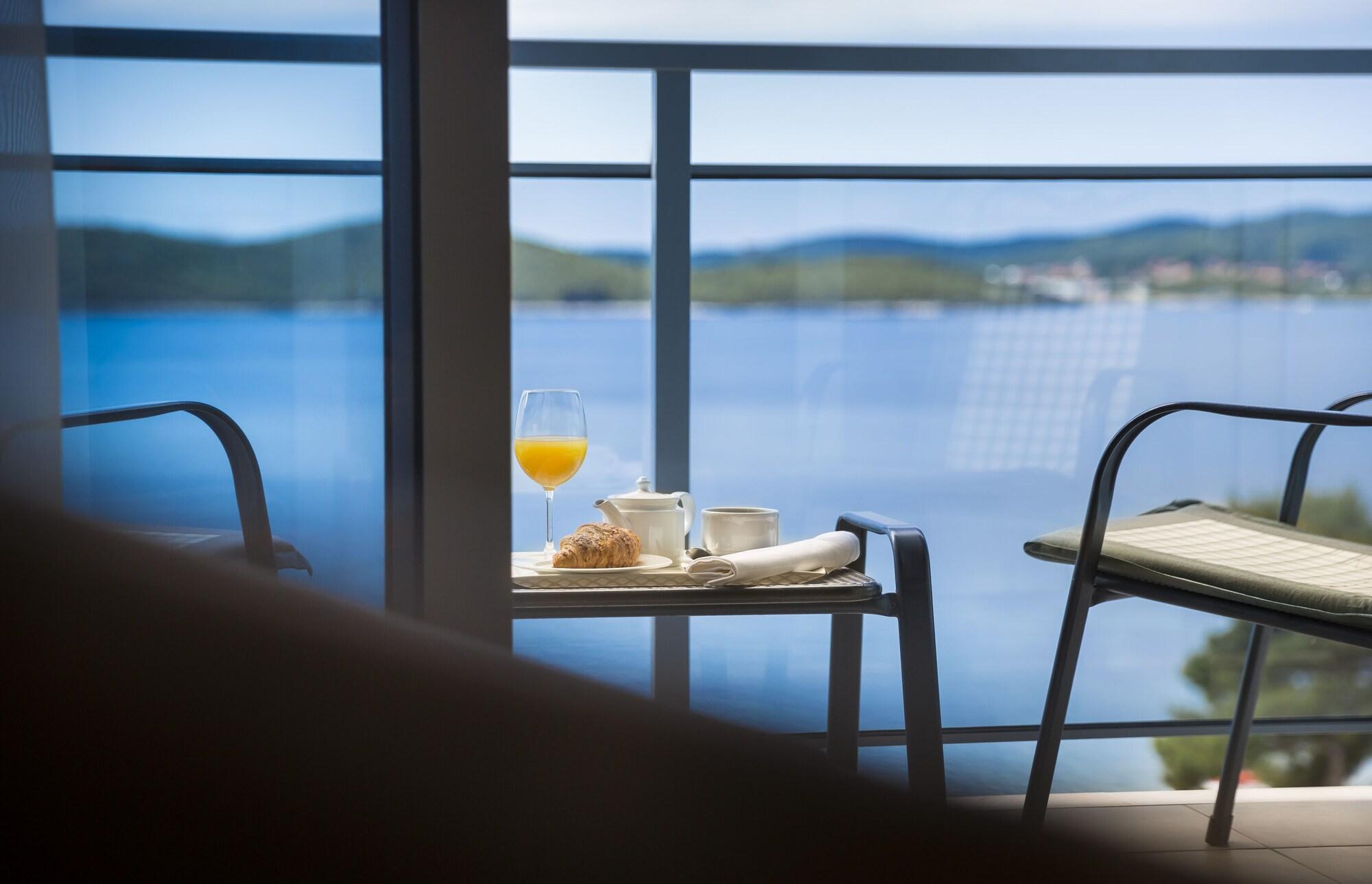 Aminess Vival Grand Azur Hotel 오레비츠 외부 사진